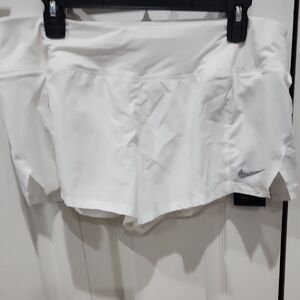 Nike White Athletic Shorts Lightweight Moisture-Wicking